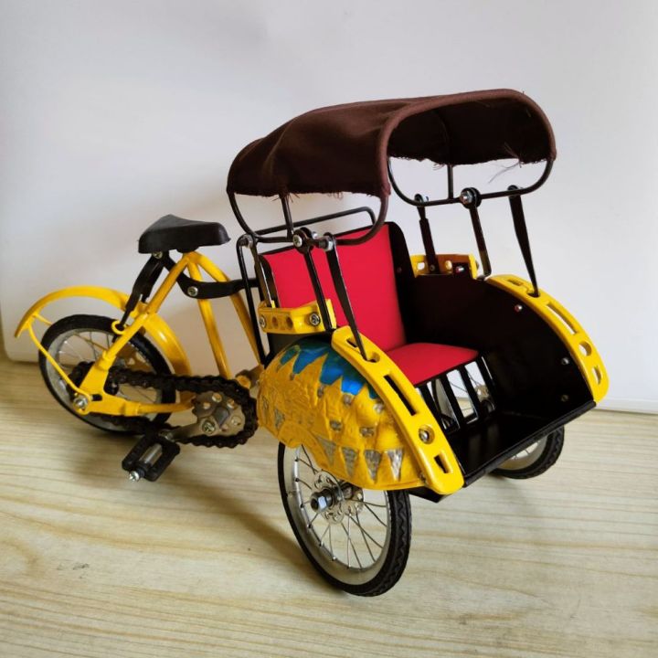 Miniatur Becak Jakarta